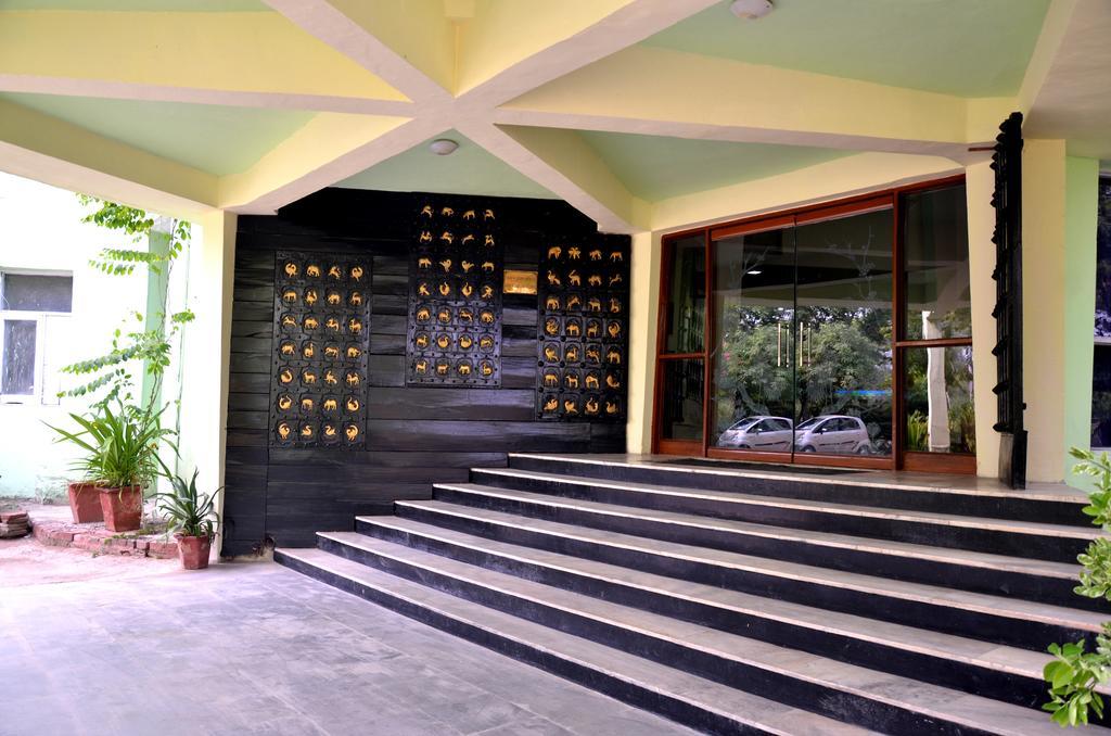 Hotel Bharatpur Ashok 외부 사진