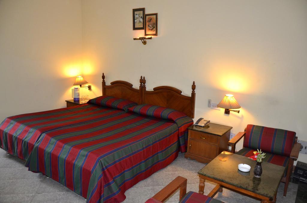 Hotel Bharatpur Ashok 외부 사진