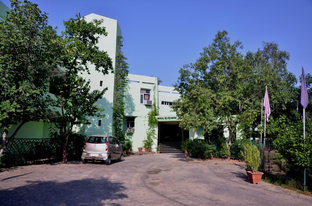 Hotel Bharatpur Ashok 외부 사진