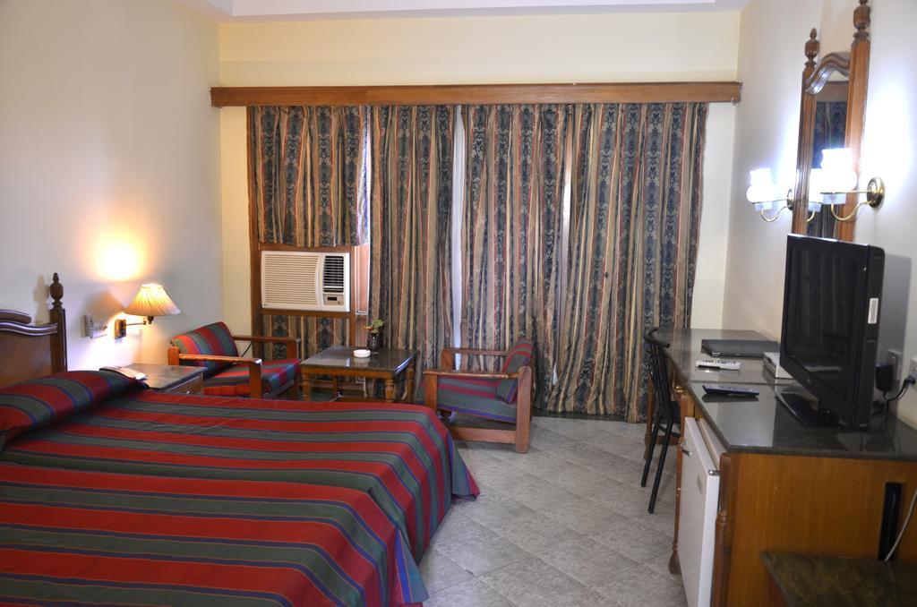 Hotel Bharatpur Ashok 외부 사진