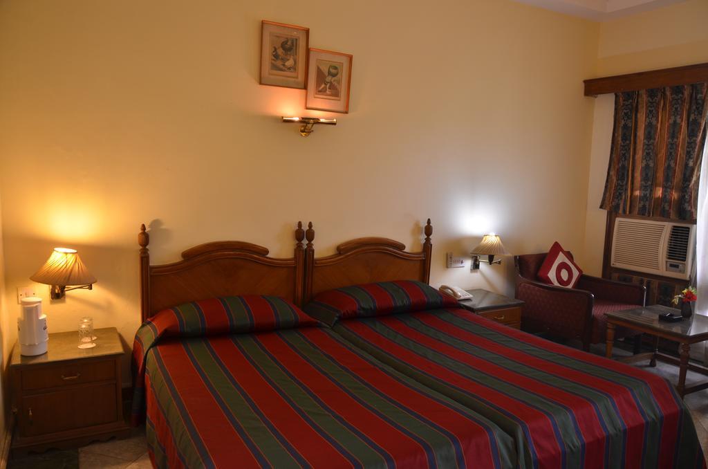Hotel Bharatpur Ashok 외부 사진